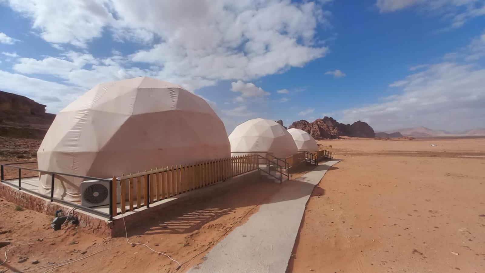 Al Raha Luxury Camp Hotell Wadi Rum Eksteriør bilde