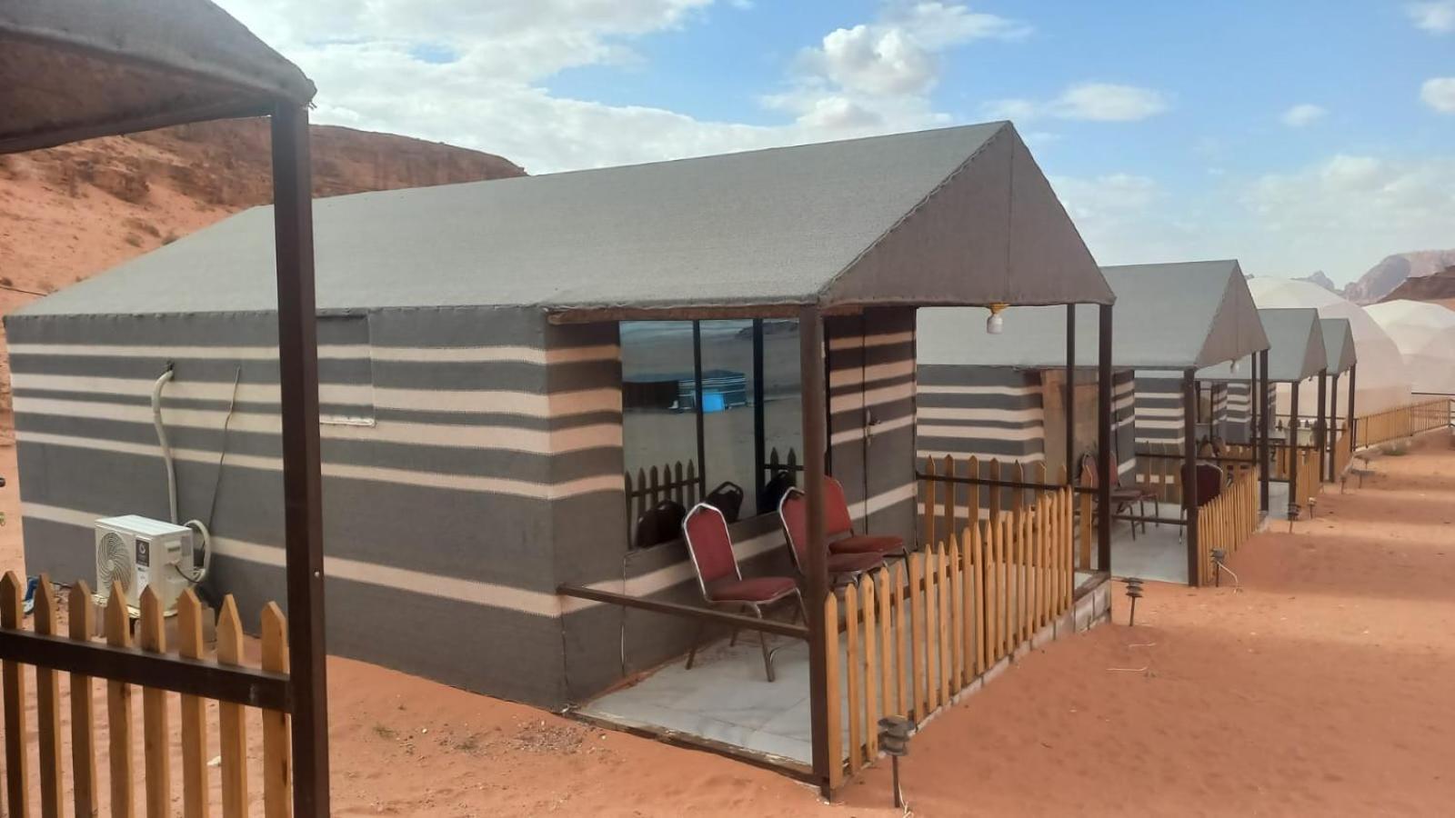 Al Raha Luxury Camp Hotell Wadi Rum Eksteriør bilde